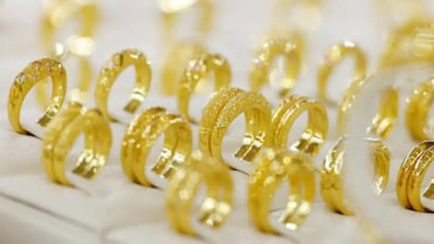 Gold Silver Price Today-सोना और चांदी के सिक्के (Gold and Silver Coins)