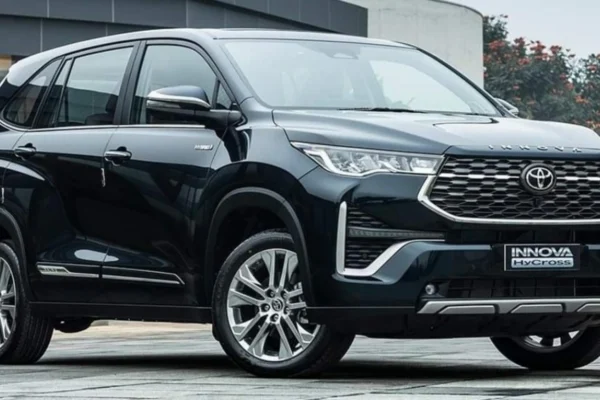 toyota innova hycross