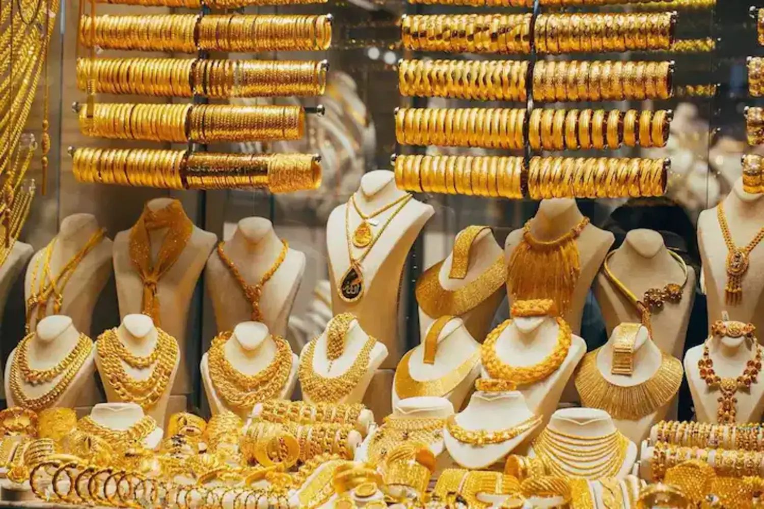 Gold and Silver Rates Today – 1 अक्टूबर 2025: ताजे मूल्य और रेट्स का अपडेट