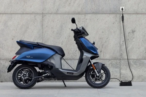 Hero Vida VX2 इलेक्ट्रिक स्कूटर 142 किमी रेंज, 1 घंटे में 80% चार्ज और स्मार्ट फीचर्स के साथ भारत में लॉन्च किया गया।