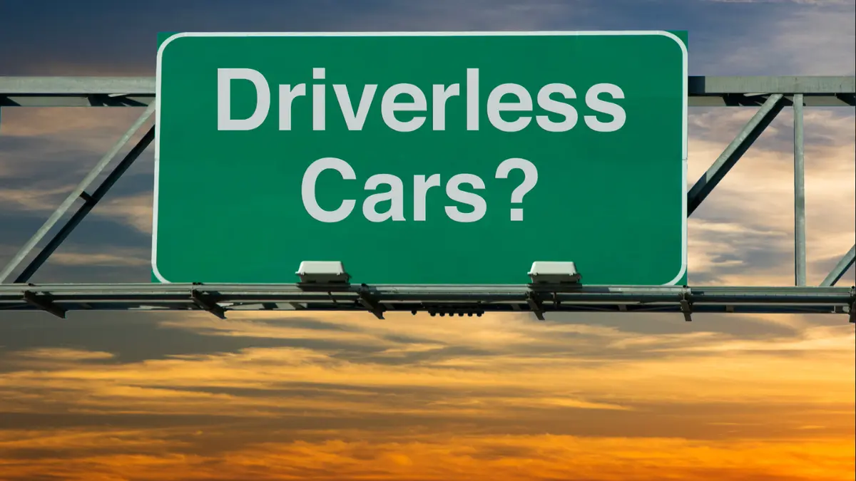 भविष्य की स्मार्ट सड़कें और driverless car स्मार्ट सिटी में चलती driverless car जहाँ डिजिटल ट्रैफिक सिस्टम और AI-कनेक्टेड रोड इन्फ्रास्ट्रक्चर सक्रिय है