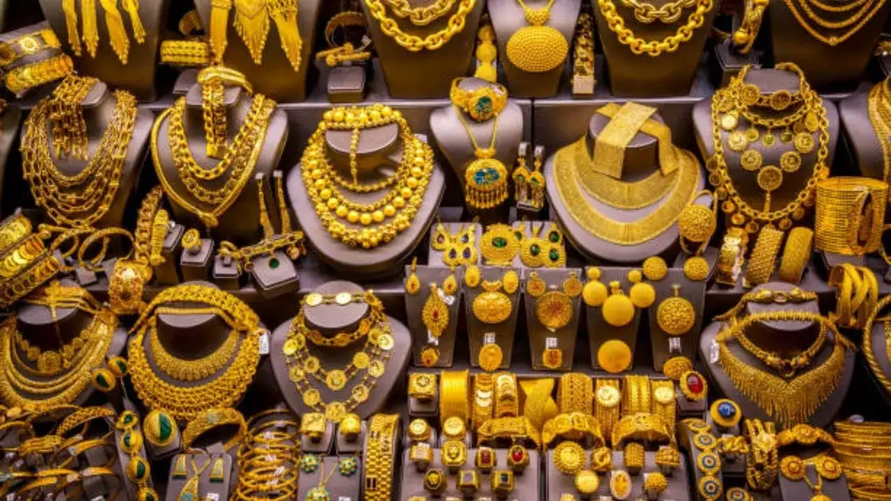 Gold and Silver Price Today India 29 December 2025 के अनुसार सराफा बाजार में सोना और चांदी की कीमतों का दृश्य।