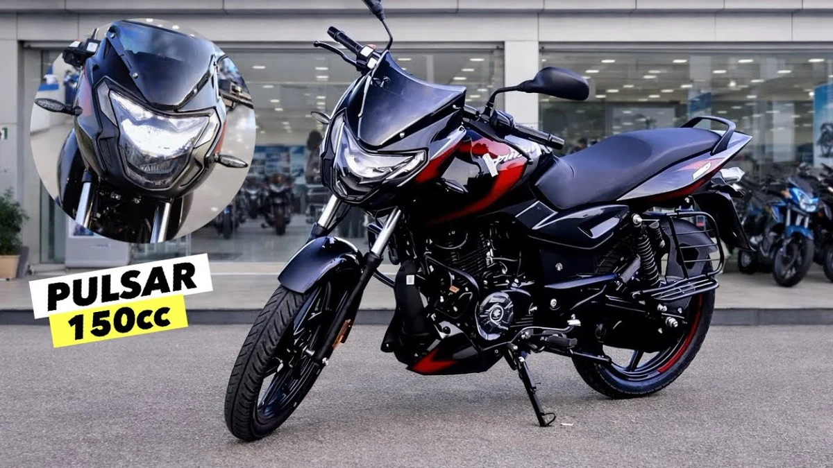 शोरूम में खड़ी 2026 New Bajaj Pulsar 150, नए LED हेडलैंप और स्पोर्टी डिजाइन के साथ