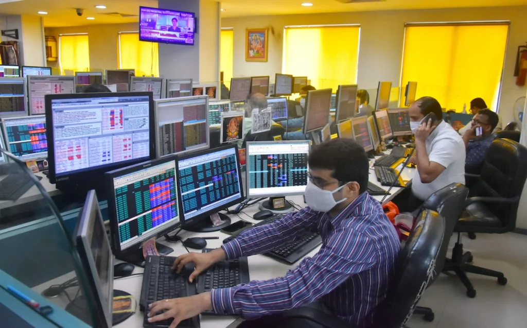 titan share price और निवेशक रुझान – आज के प्रमुख बाजार घटनाक्रम।