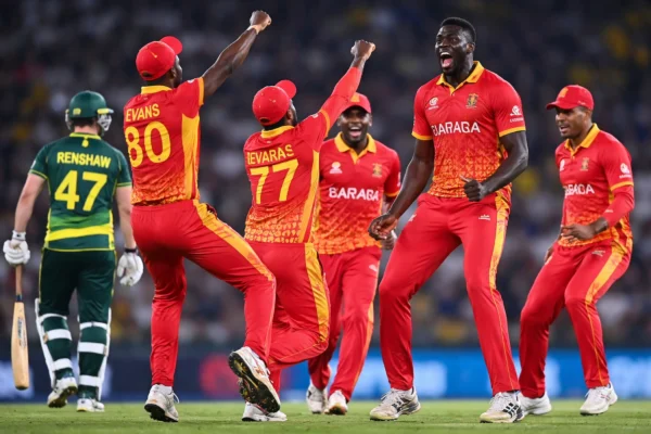 Zimbabwe vs Australia T20 World Cup 2026 में मुज़ारबानी विकेट लेते हुए जश्न मनाते