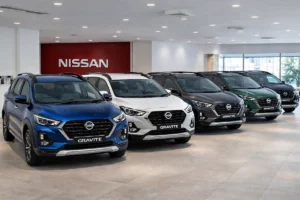 Nissan Gravite New Launch की फ्रंट प्रोफाइल, 7-सीटर MPV का नया डिजाइन और ग्रिल लुक