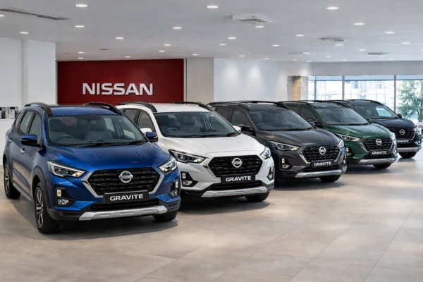 Nissan Gravite New Launch की फ्रंट प्रोफाइल, 7-सीटर MPV का नया डिजाइन और ग्रिल लुक