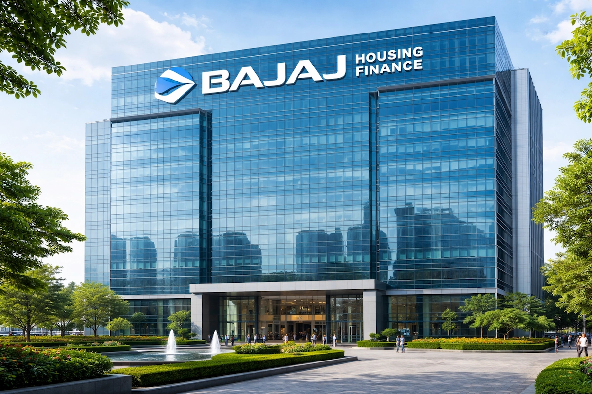 Bajaj Housing Finance का भवन, जिसमें कंपनी का लोगो और आधुनिक कांच की संरचना दिखाई दे रही है। Bajaj Housing Q3 Results 2026।