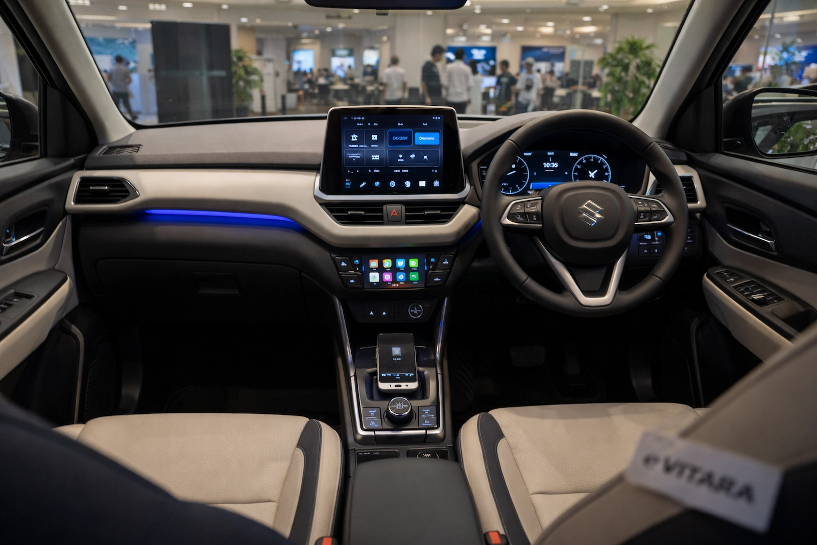 Maruti Suzuki e Vitara की स्टाइलिश इलेक्ट्रिक SUV, भारत में 2026 की नई EV, फीचर्स और वेरिएंट्स के साथ।